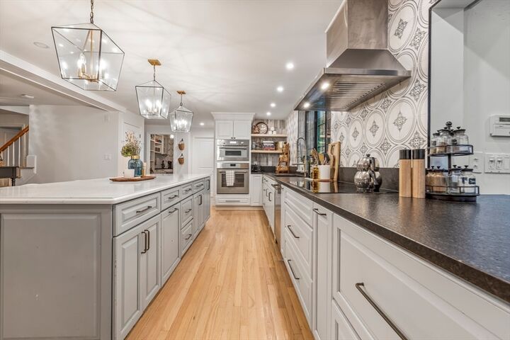 Property Photo:  4 Rockwood Ln  NH 03053 