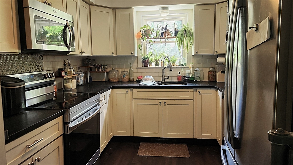 Property Photo: 77 Chestnut Hill Rd MA 01529