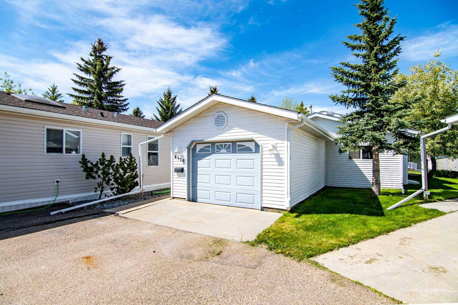 Property Photo: 4919 Dorchester Avenue AB T4R 2Z8