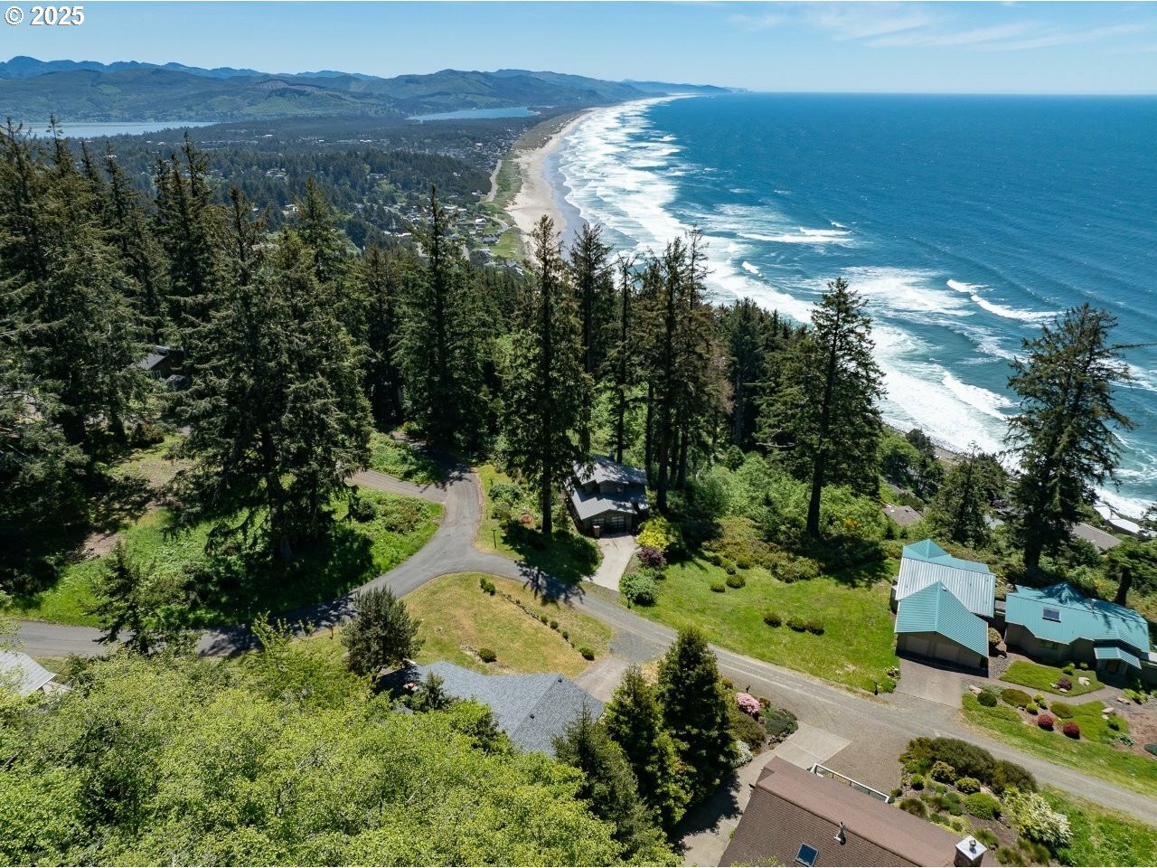 Property Photo: 7835 Sunset Dr OR 97131