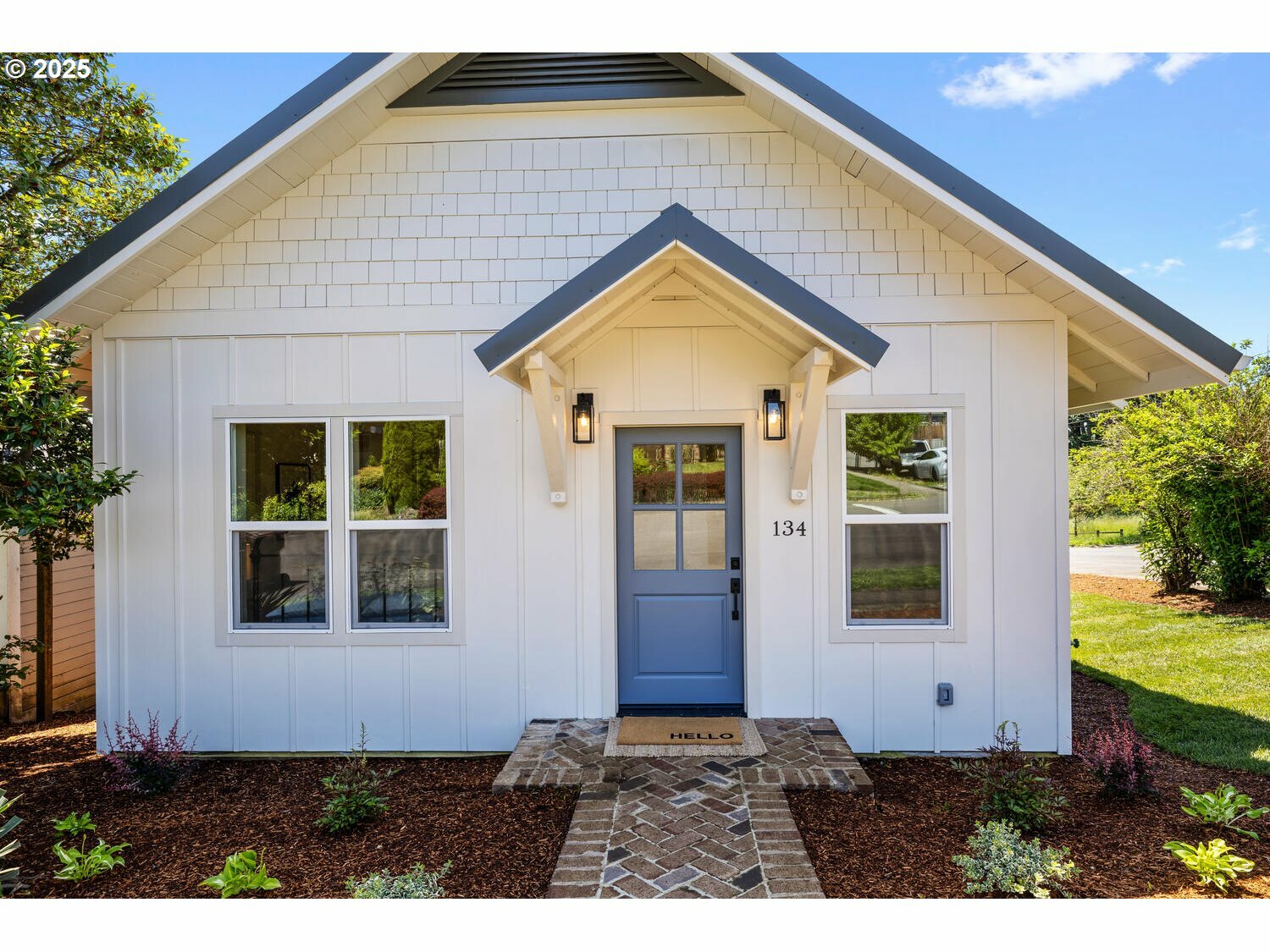 Property Photo: 134 NW 14th Ave WA 98607