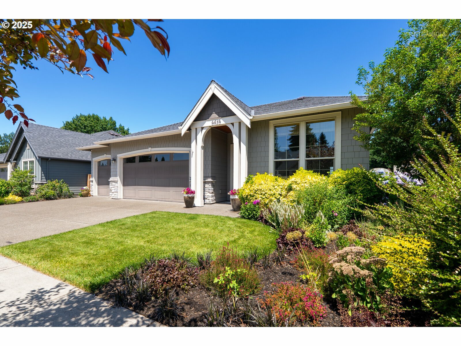 Property Photo: 6435 SE Ketchum St OR 97267