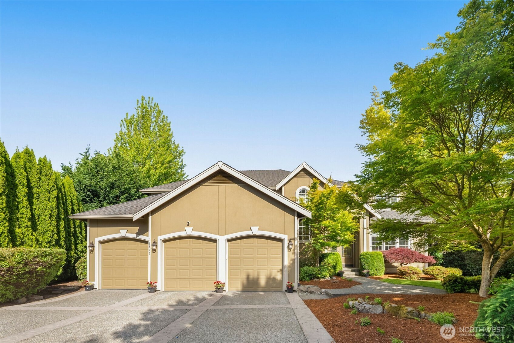 Property Photo: 28816 118th Avenue SE WA 98092