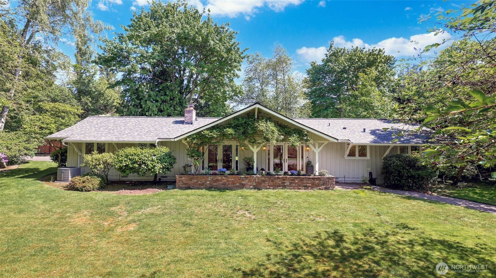 Property Photo:  8804 SE 62nd Street  WA 98040 