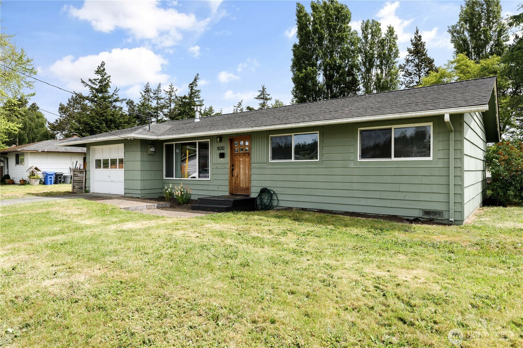 Property Photo: 1020 SW Bowmer Street WA 98277
