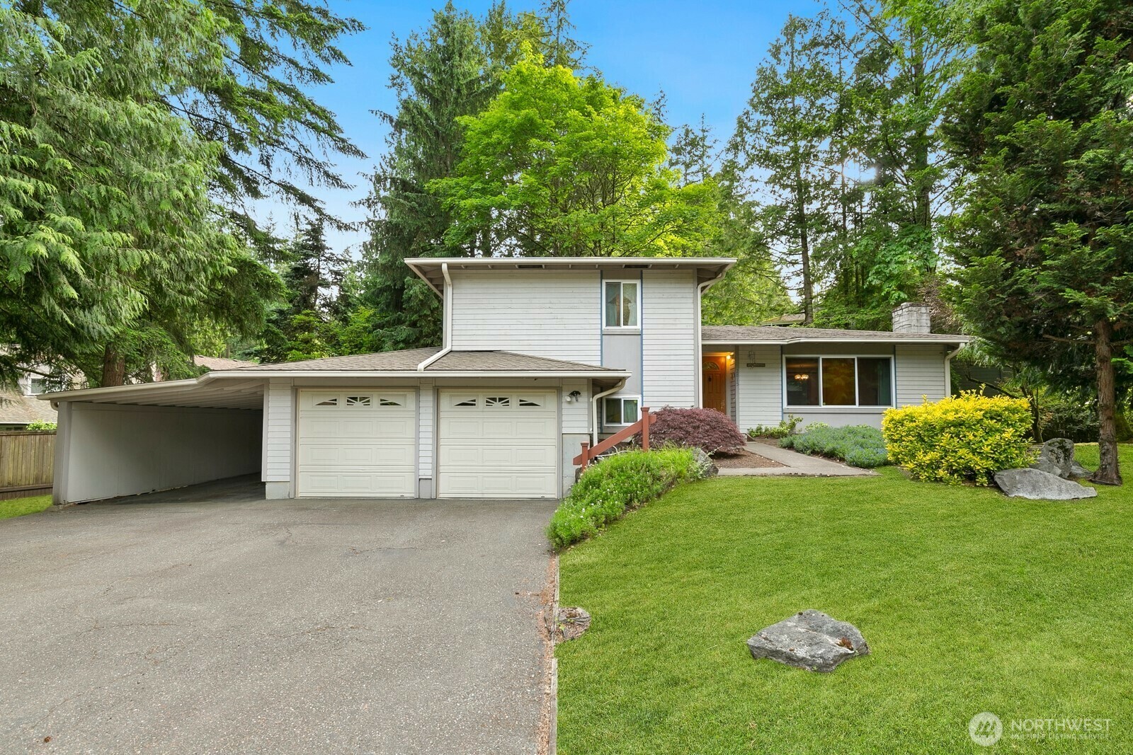 Property Photo: 2815 130th Avenue NE WA 98005