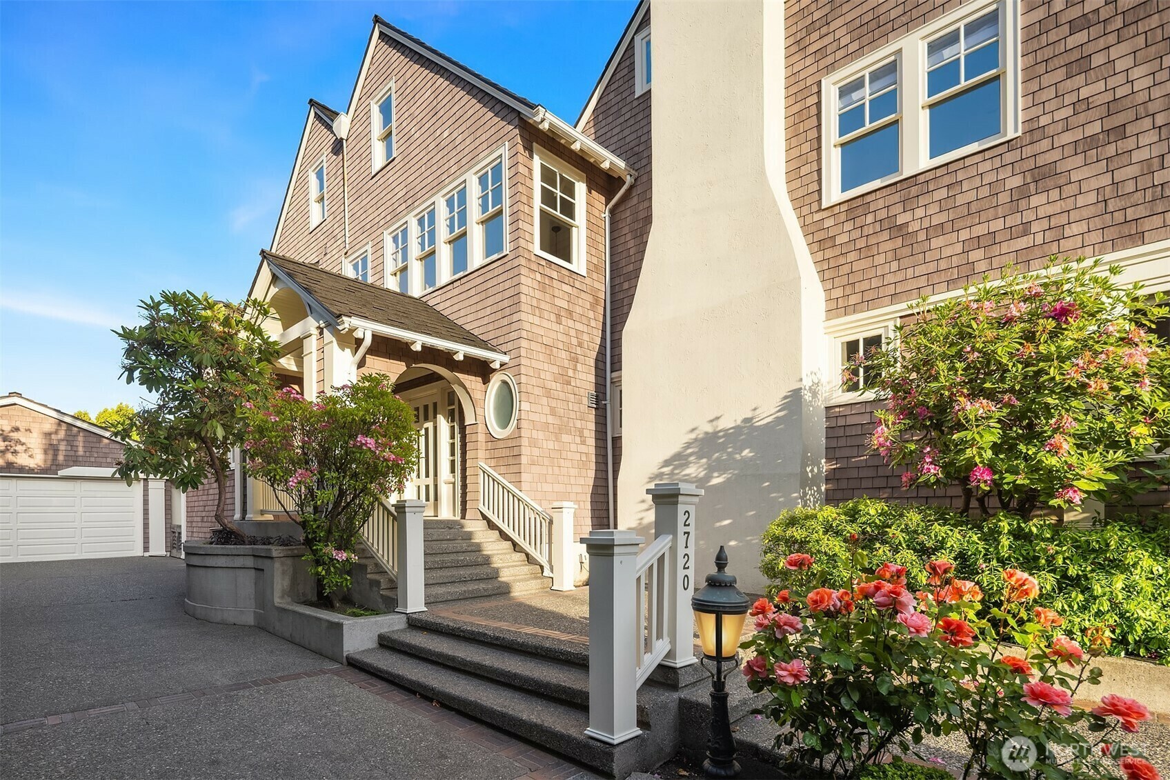 Property Photo: 2720 W Galer Street WA 98199
