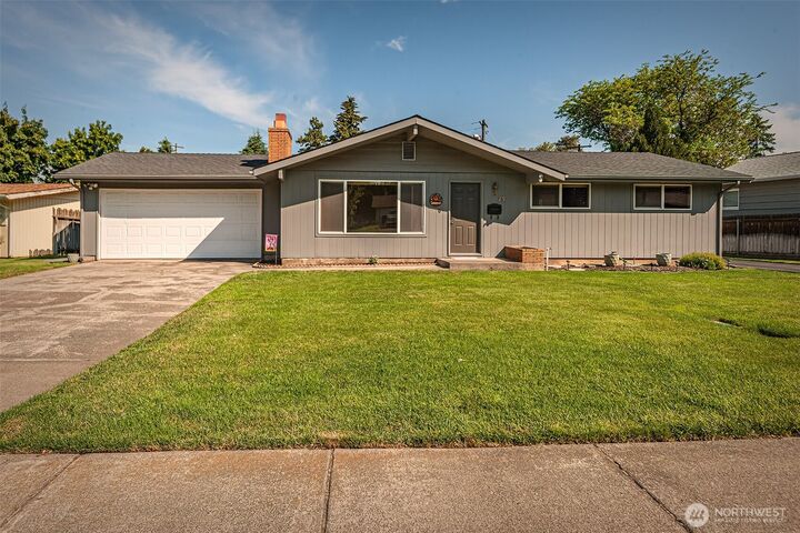 Property Photo:  29 E Tietan  WA 99362 