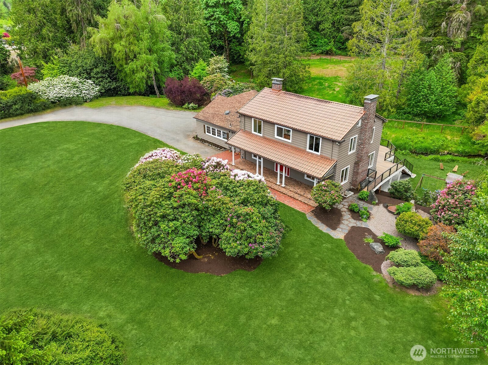 Property Photo: 12653 Avondale Road NE WA 98052