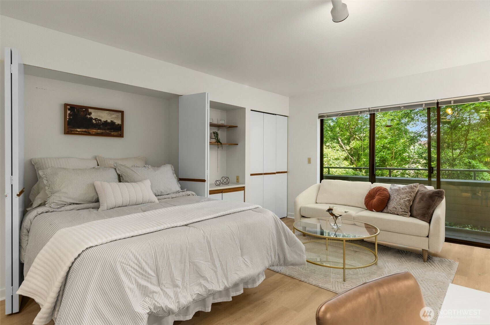 Property Photo: 211 Summit Avenue E S218 WA 98102