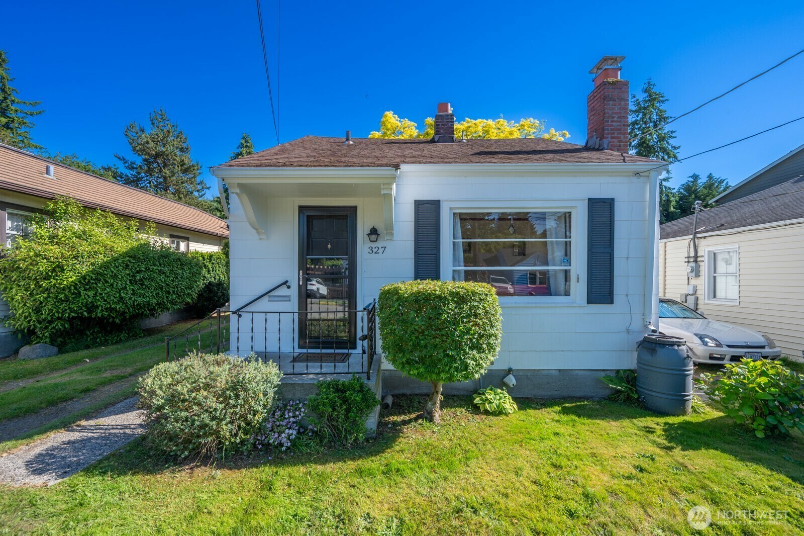 Property Photo: 327 NE 90th Street WA 98115