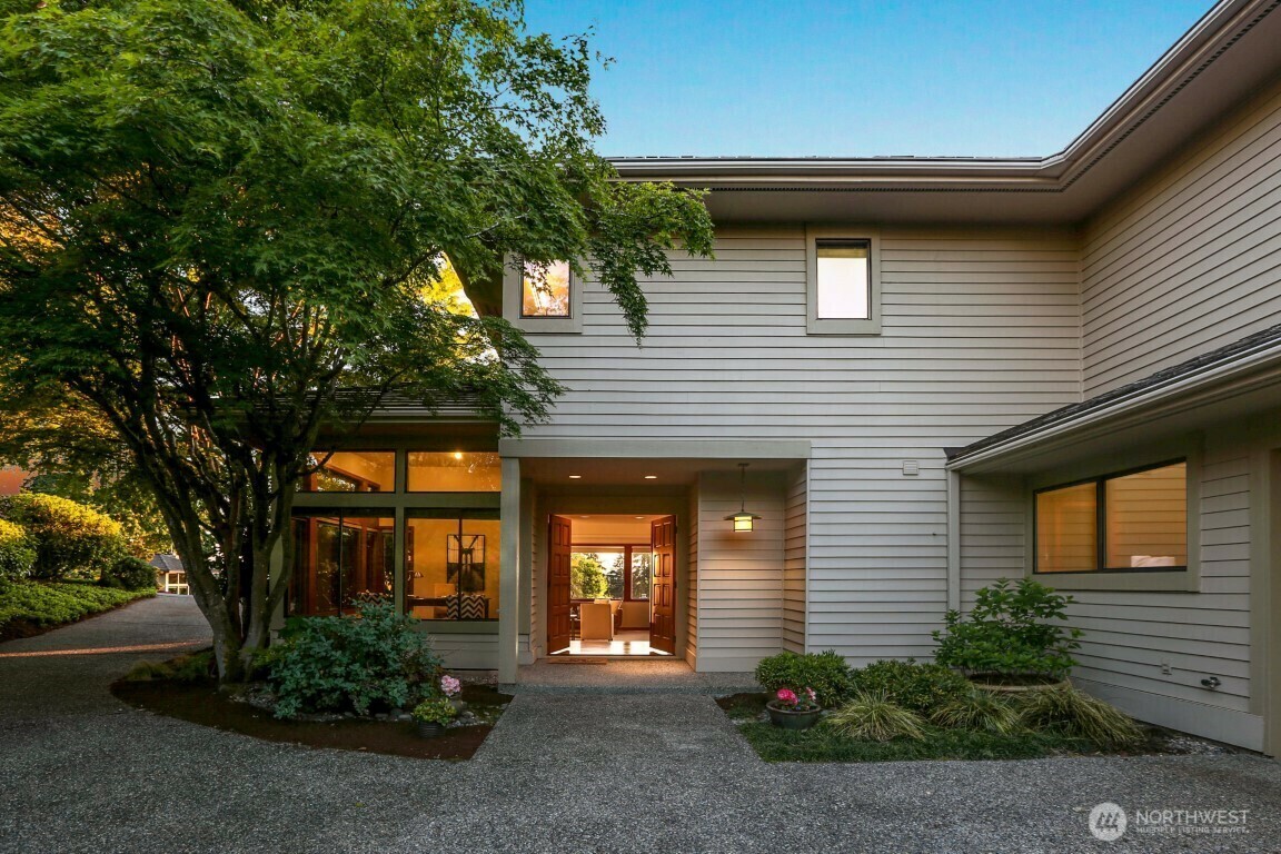 Property Photo: 9636 NE 30th Place WA 98004