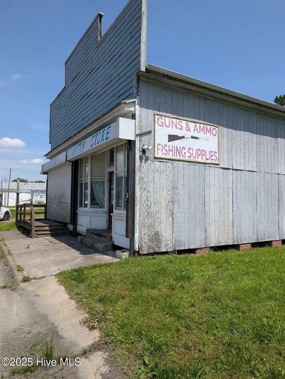 Property Photo: 209 Main St NC 27976