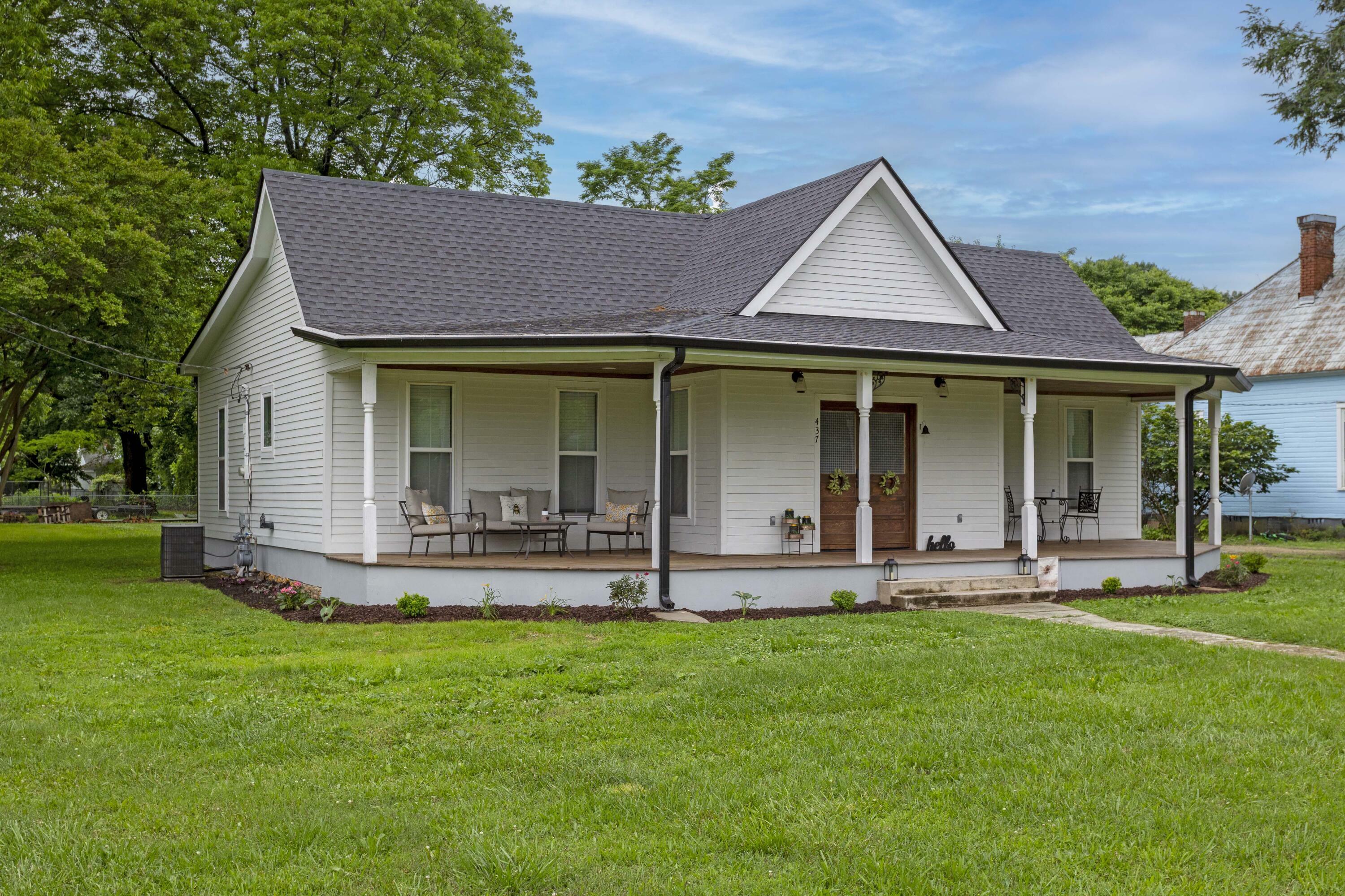437 W Jackson Avenue  Spring City TN 37381 photo