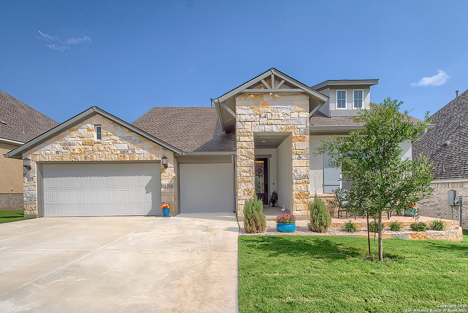 Property Photo: 14815 Highdere TX 78245