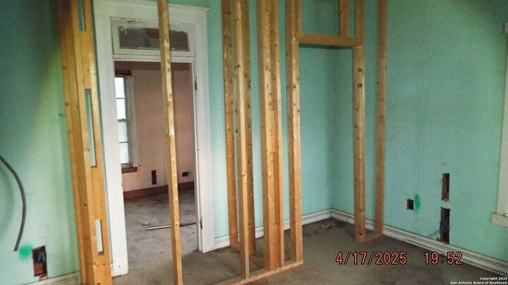 Property Photo: 609 Ruiz Street TX 78207