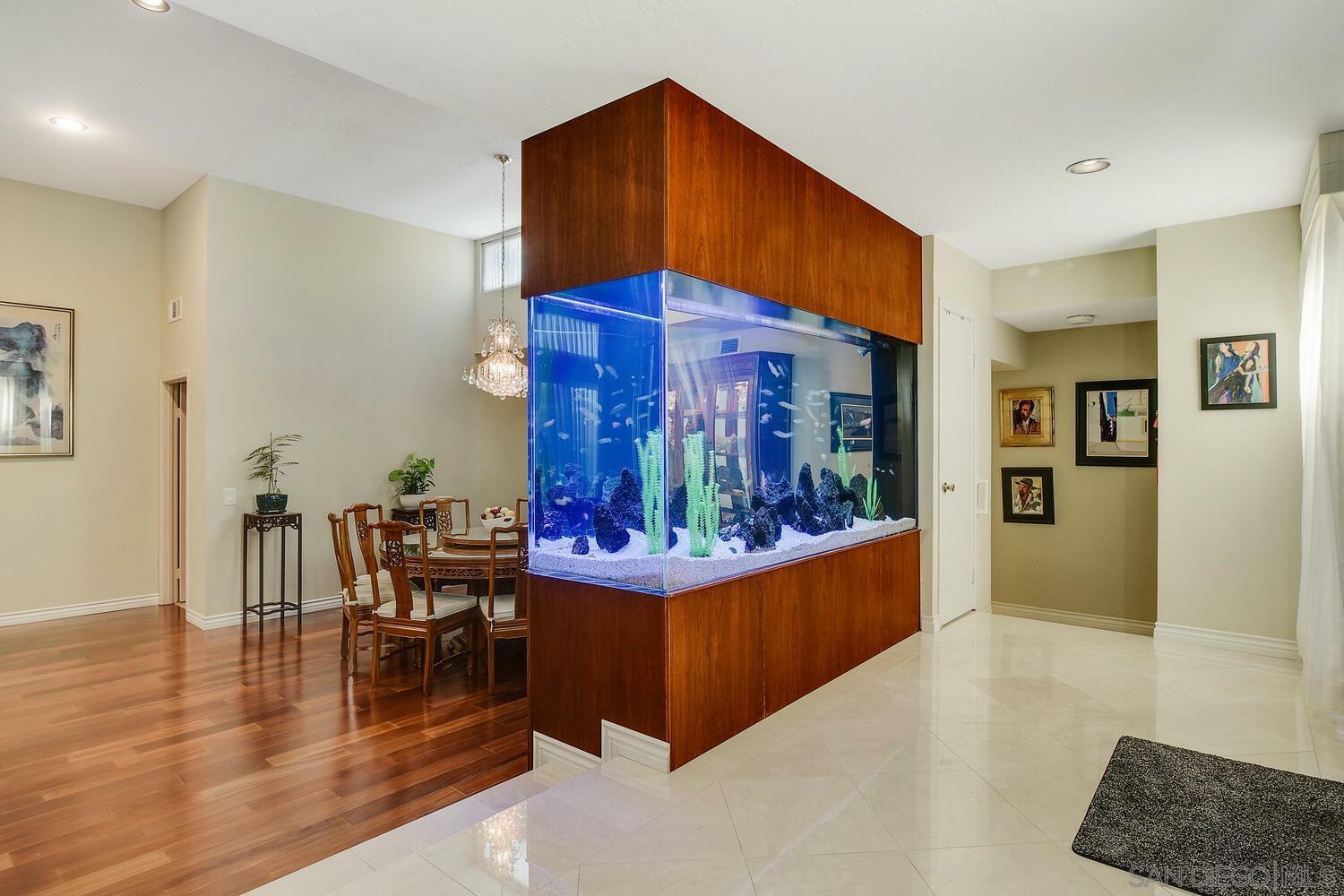 Property Photo:  6643 Caminito Hermitage  CA 92037 