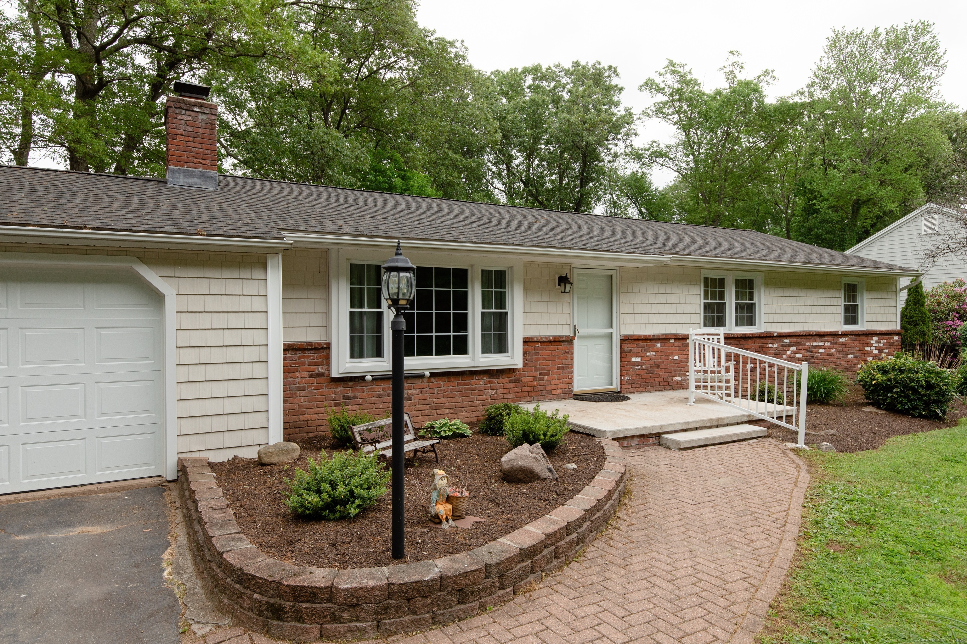 792 Cornwall Avenue  Cheshire CT 06410 photo