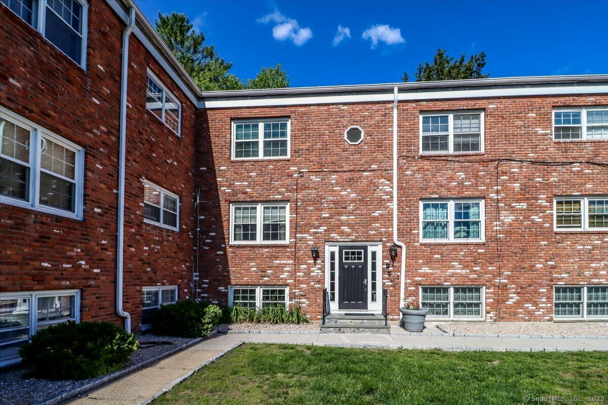 Property Photo: 12 Terrace Place 12 CT 06776