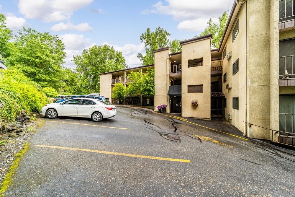 Property Photo: 707 W 6th Ave 41 WA 99204