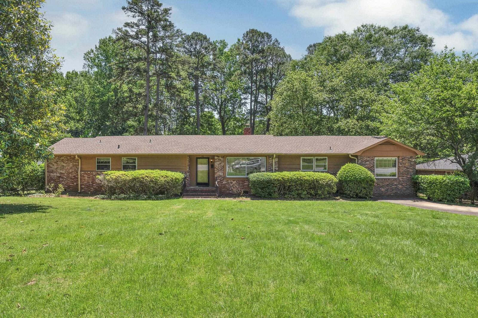 Property Photo: 128 Hillbrook Drive SC 29307