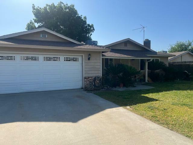 Property Photo: 860 S Kazarian Street CA 93274