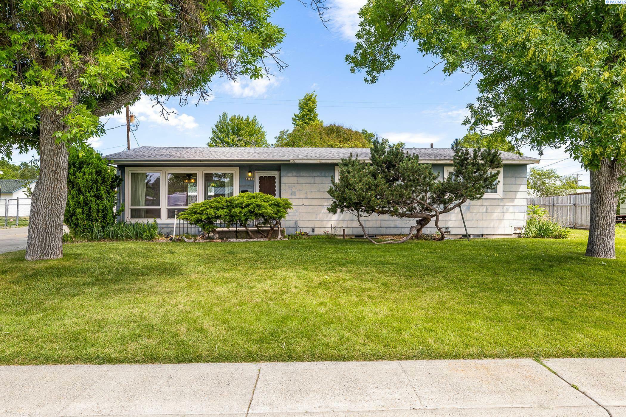 Property Photo:  2108 Torbett  WA 99354 