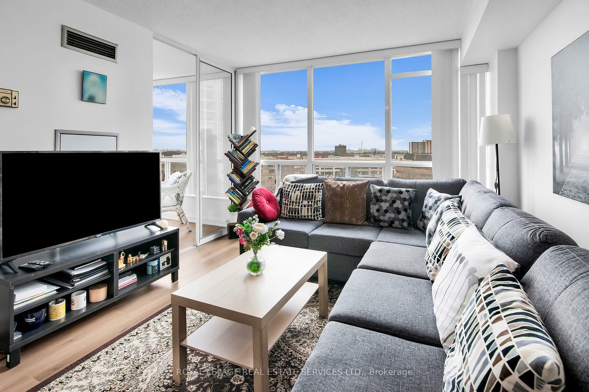 Property Photo: 24 Hanover Road 708 ON L6S 5K8