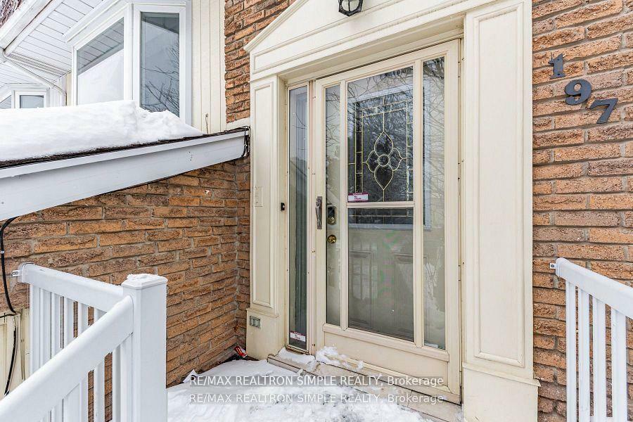 Photo de la propriété: 197 Tamarack Drive ON L3T 4X3
