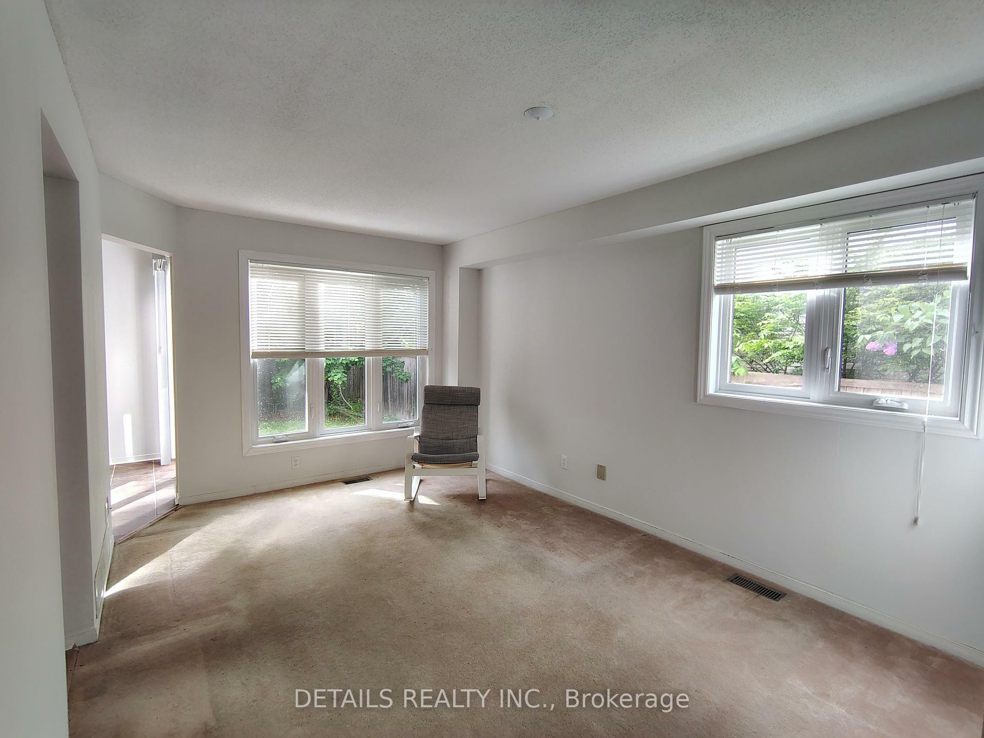 Property Photo:  30 Hodgson Court  ON K2K 2T4 