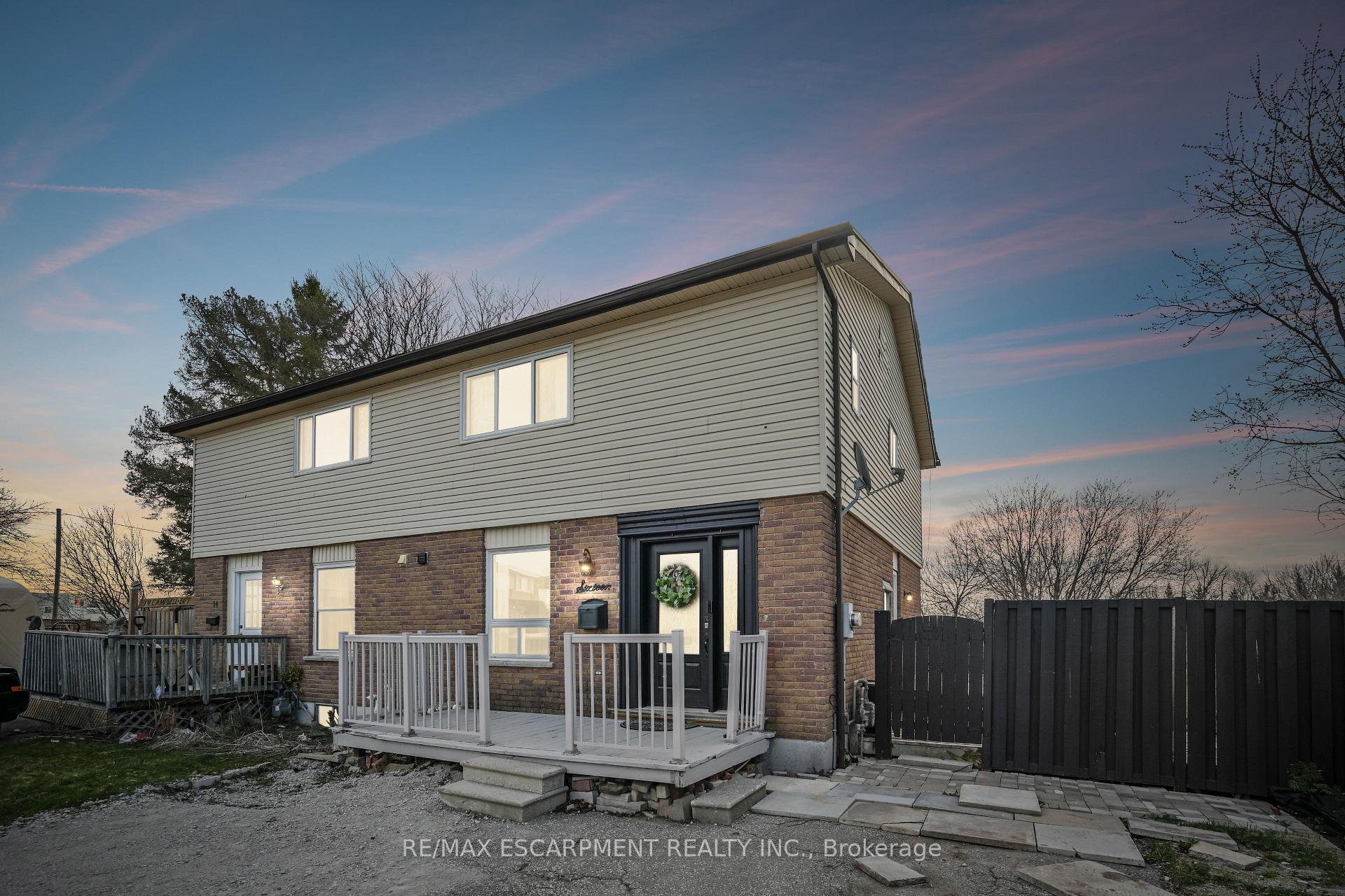 Photo de la propriété: 16 Campbell Court ON L7J 2V1
