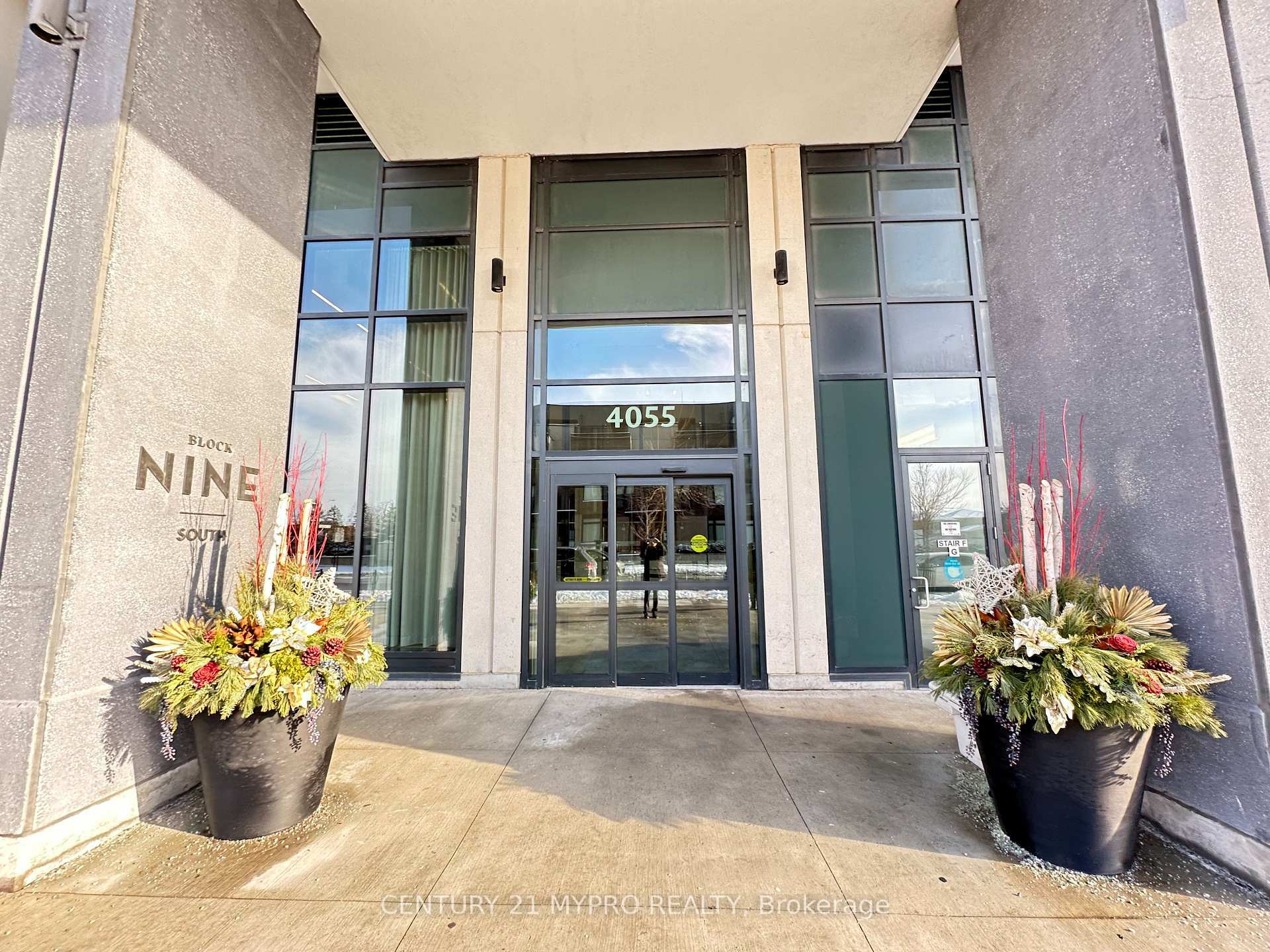 Property Photo: 4055 Parkside Village Drive 1514 ON L5B 0K8