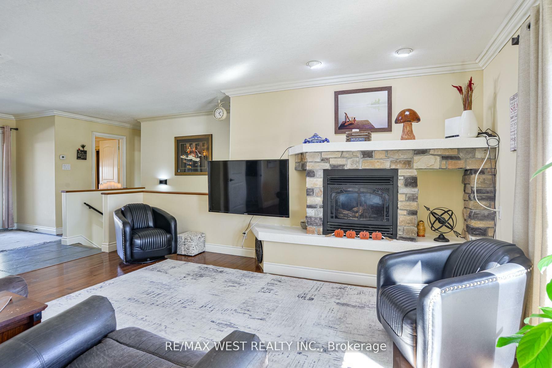 Property Photo: 13 Albert Street W ON L0L 1V0