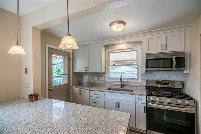 Property Photo: 925 Greenhill Rd PA 15209