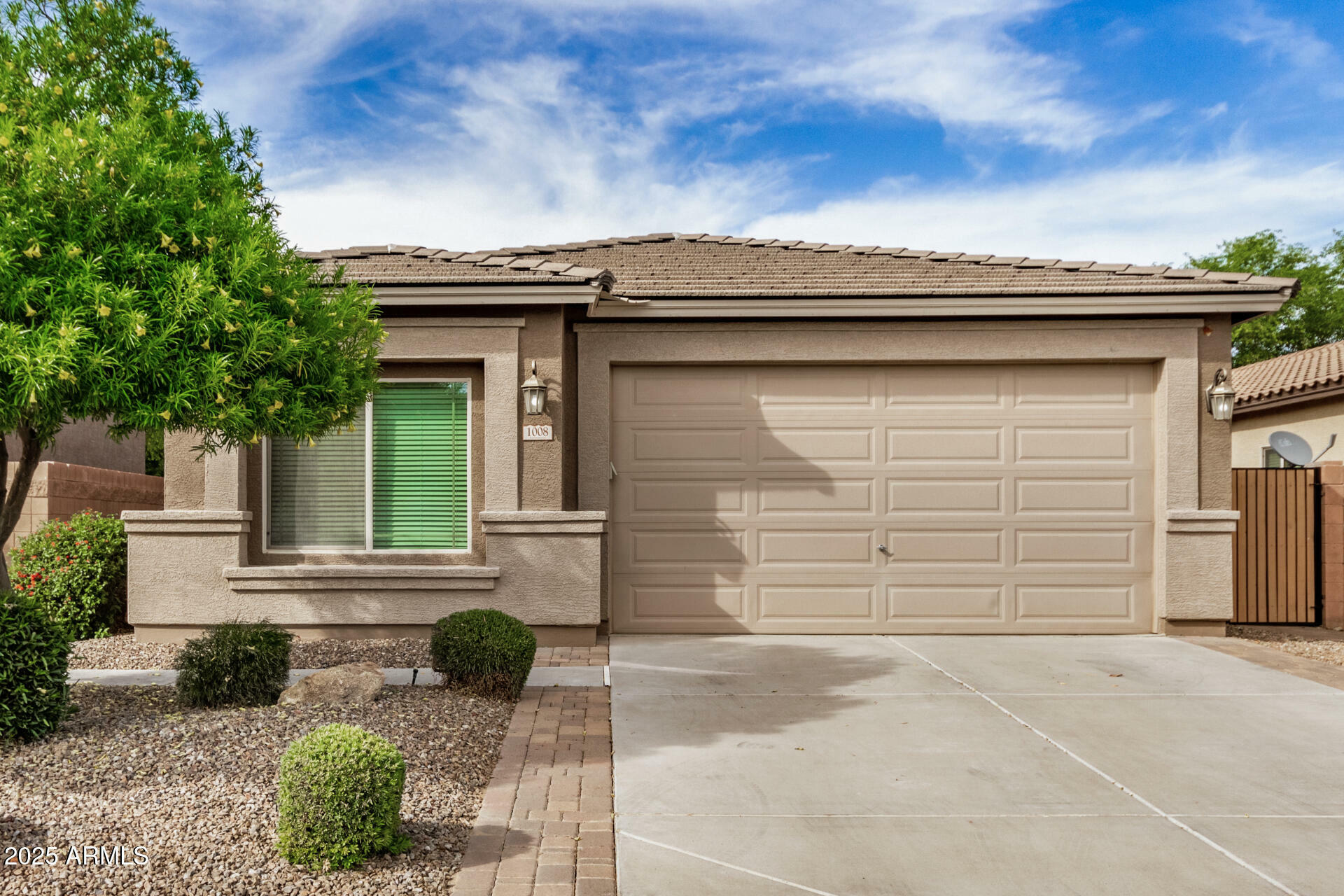 1008 W Heatherwood Street  San Tan Valley AZ 85140 photo