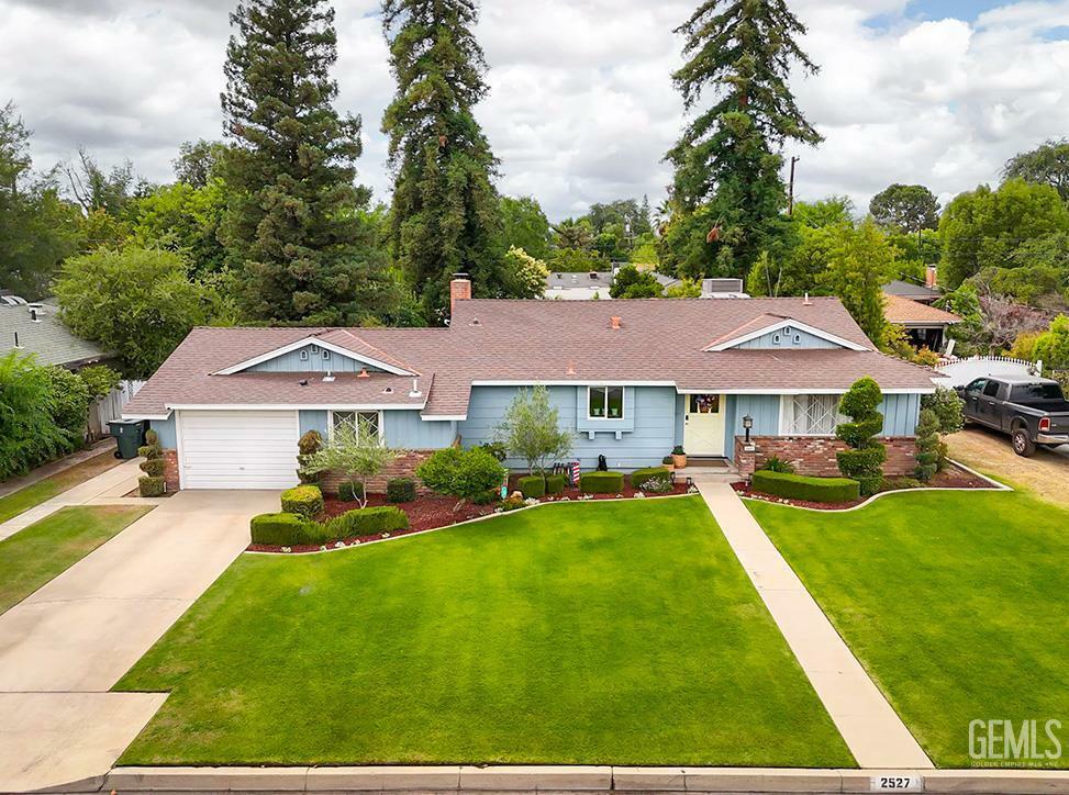Property Photo:  2527 Pine Street  CA 93301 