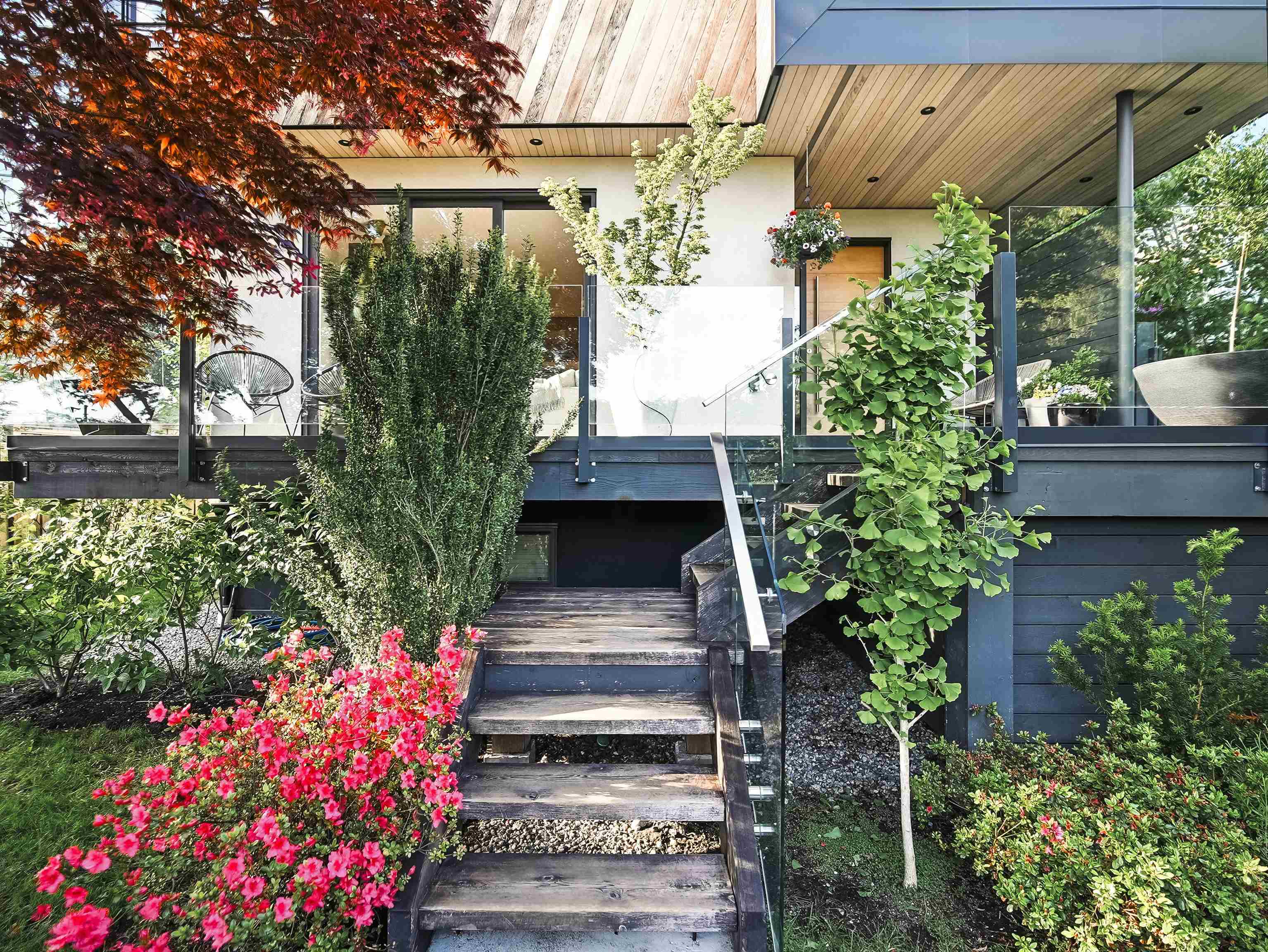 Property Photo: 452 E 4th Street BC V7L 1J5