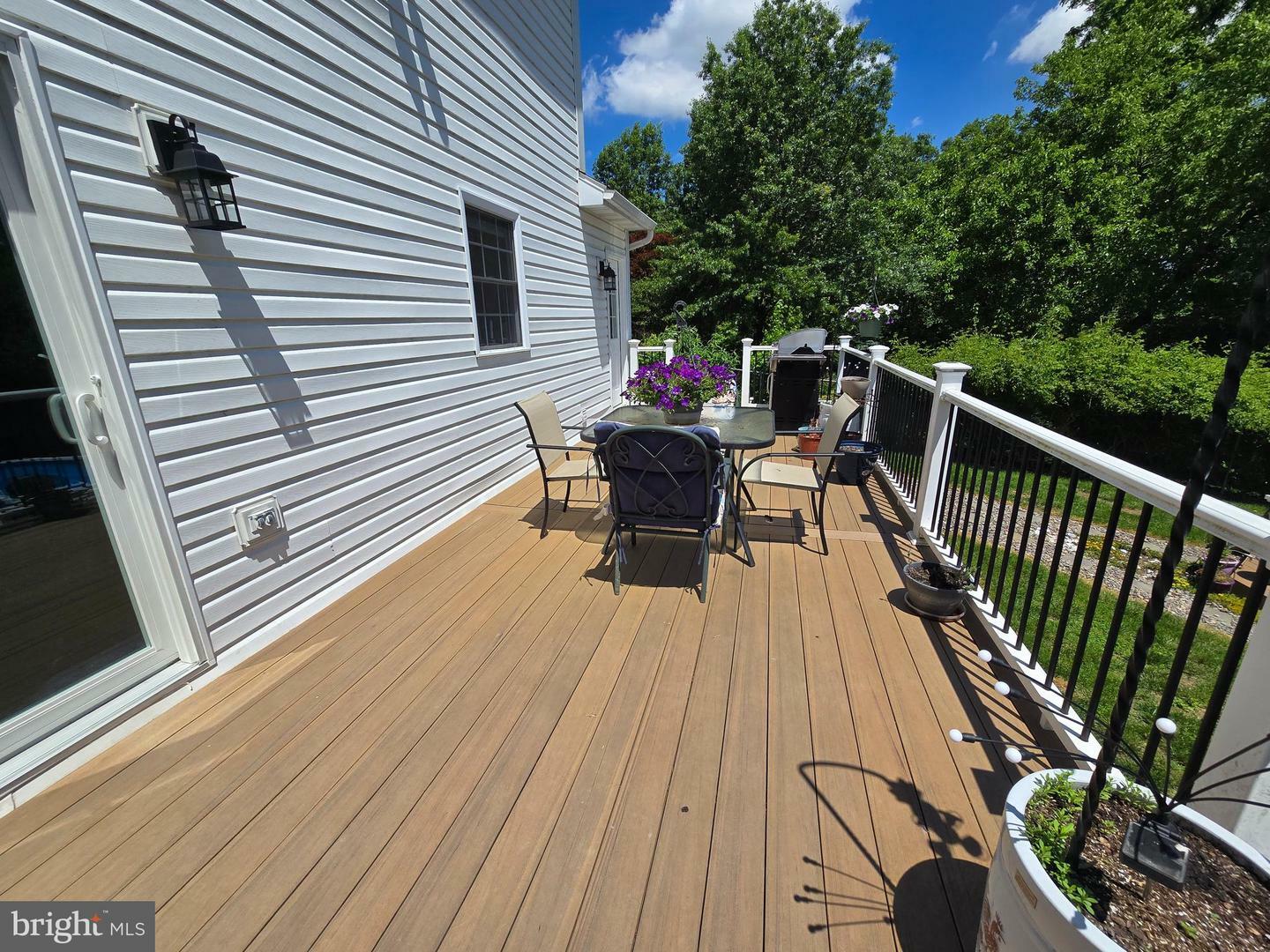 Property Photo: 6 Reservoir Circle PA 19533