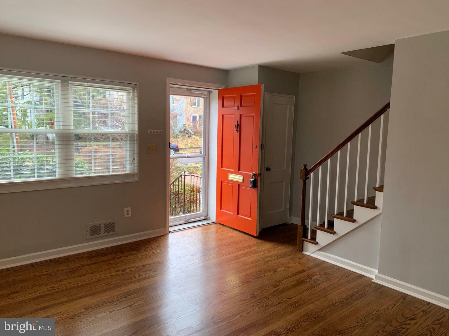 Property Photo: 5 E Alexandria Avenue VA 22301