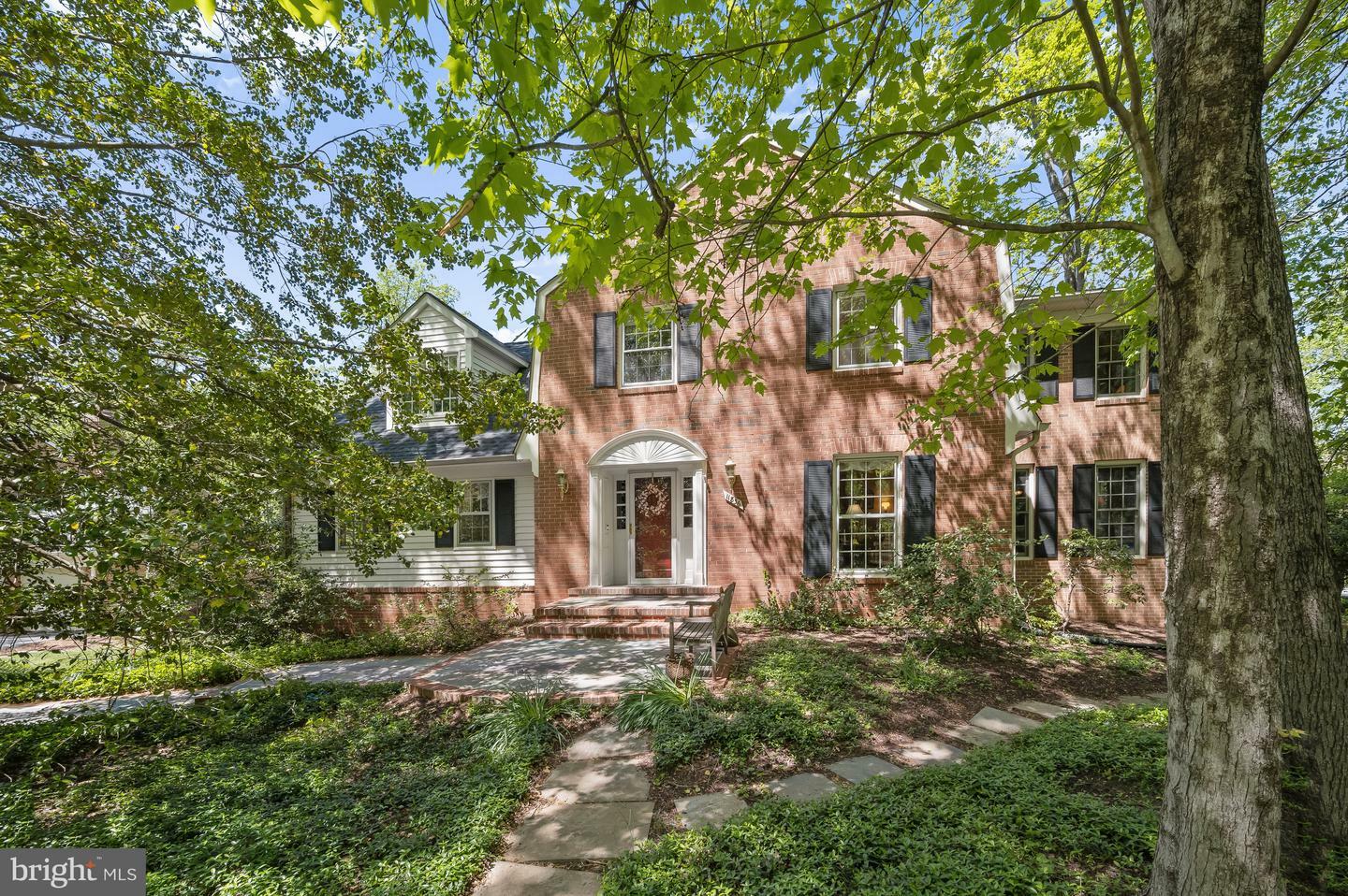 11836 Hunting Ridge Court  Potomac MD 20854 photo