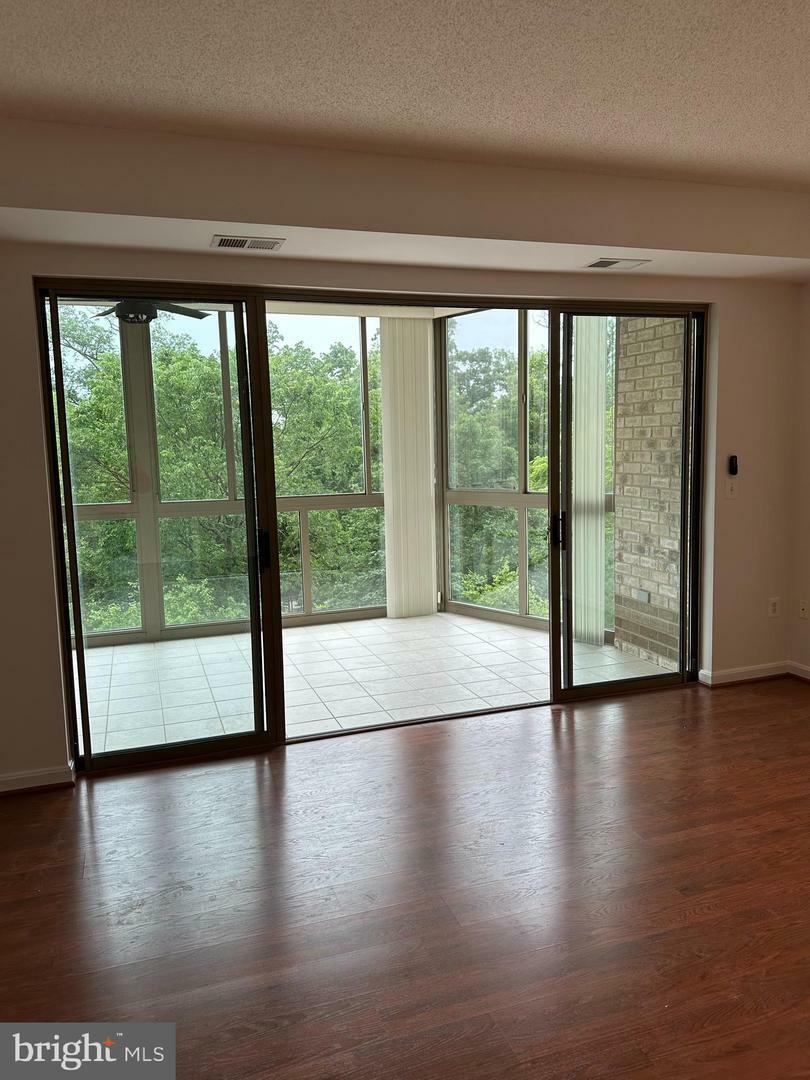 Property Photo: 19365 Cypress Ridge Terrace 401 VA 20176