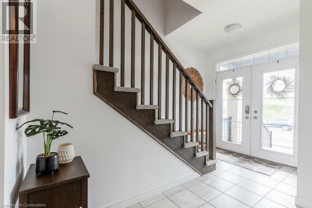 Property Photo:  33 Mair Avenue Avenue  ON N3T 0T2 