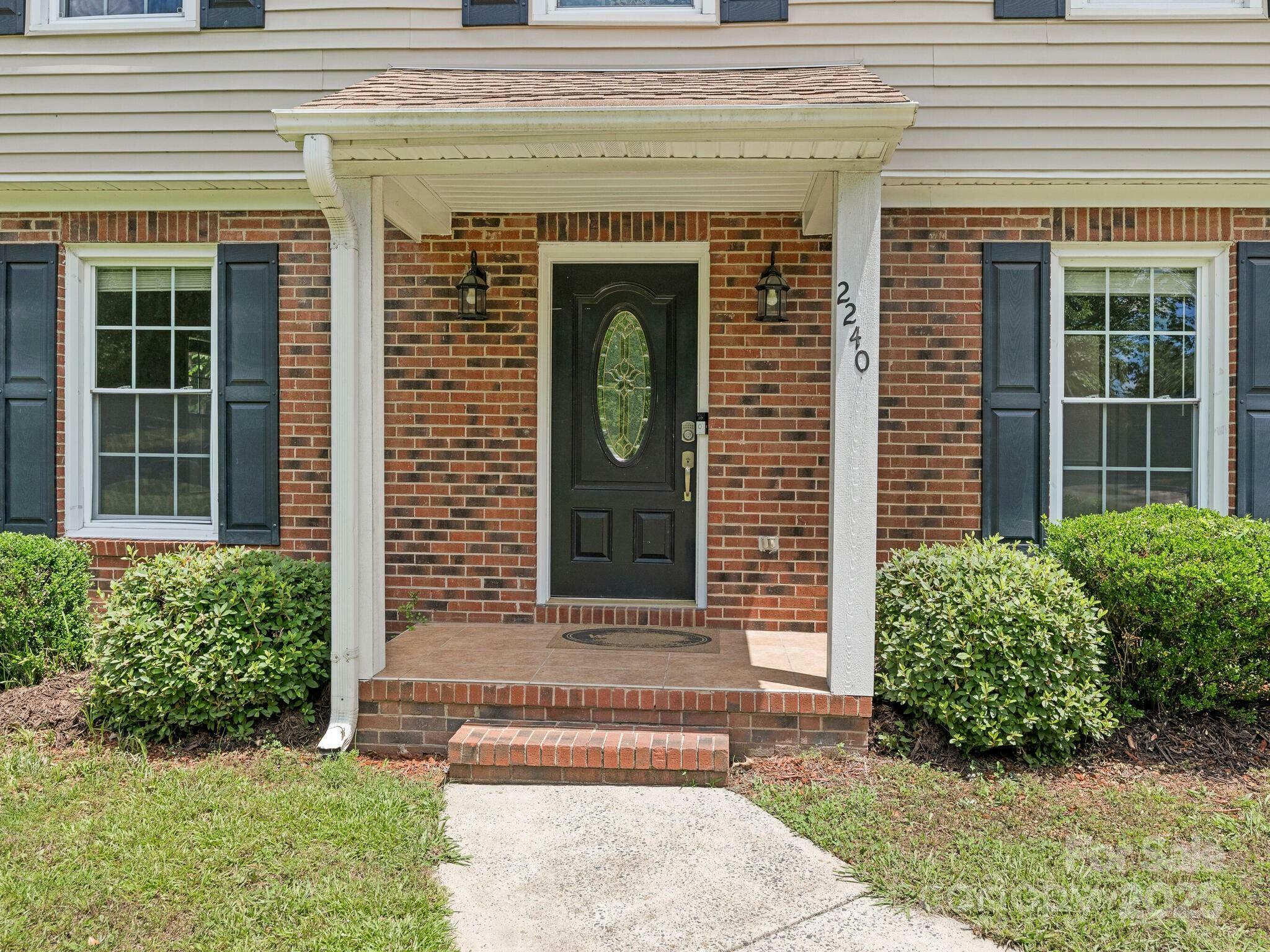 Property Photo: 2240 Lawton Bluff Road NC 28226