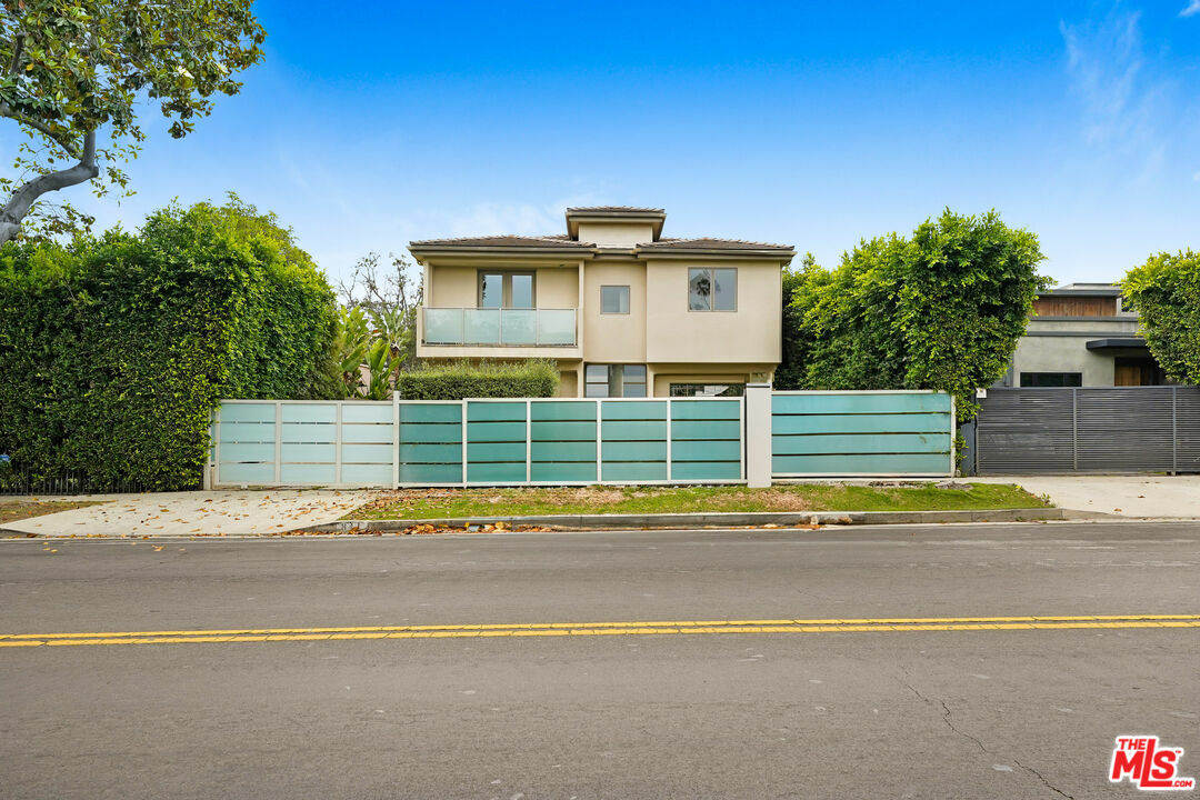 Property Photo: 841 N Crescent Heights Blvd CA 90046