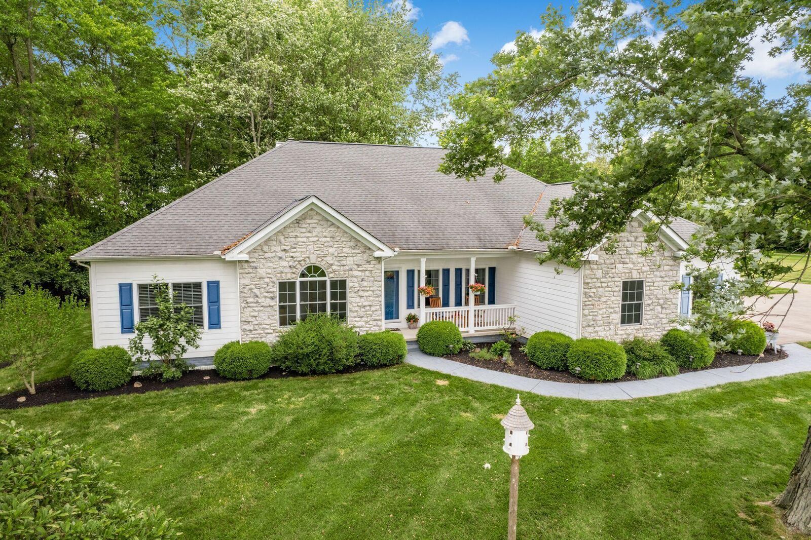 Property Photo:  1397 Horseshoe Road  OH 43015 