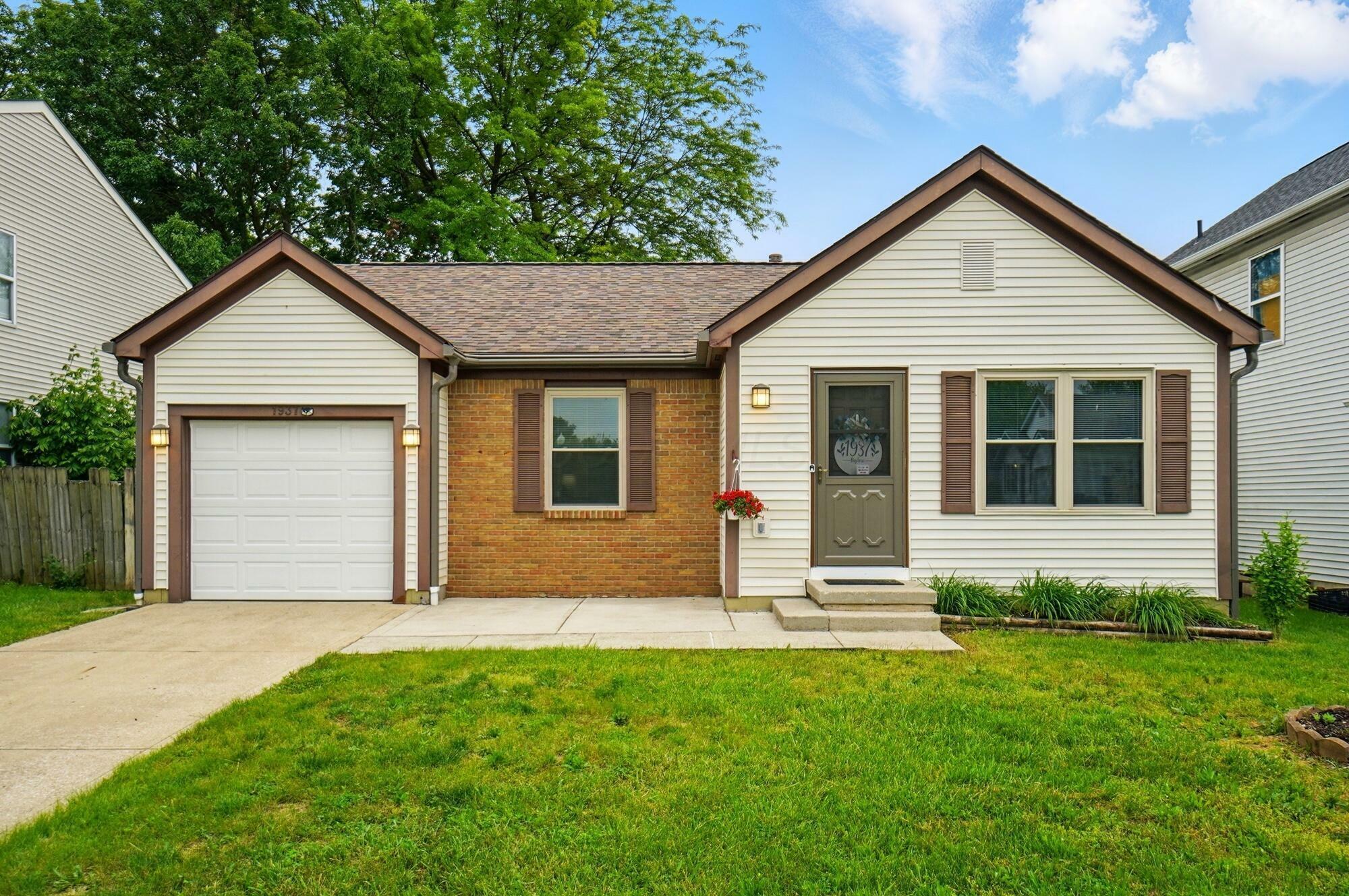 Property Photo: 1937 Big Tree Drive OH 43223