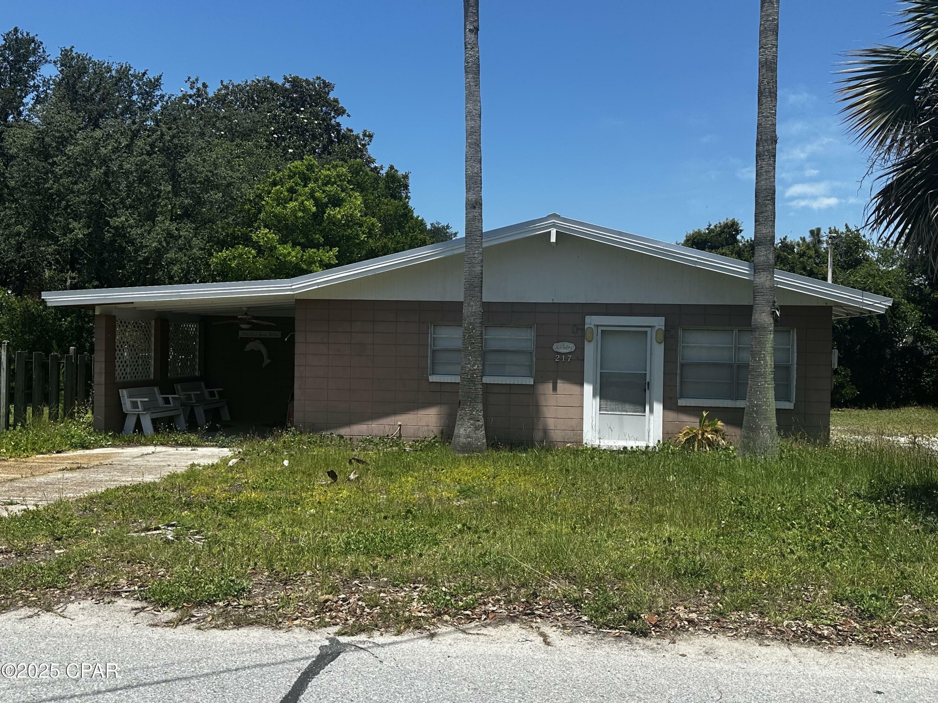 Property Photo: 217 14th Street FL 32413
