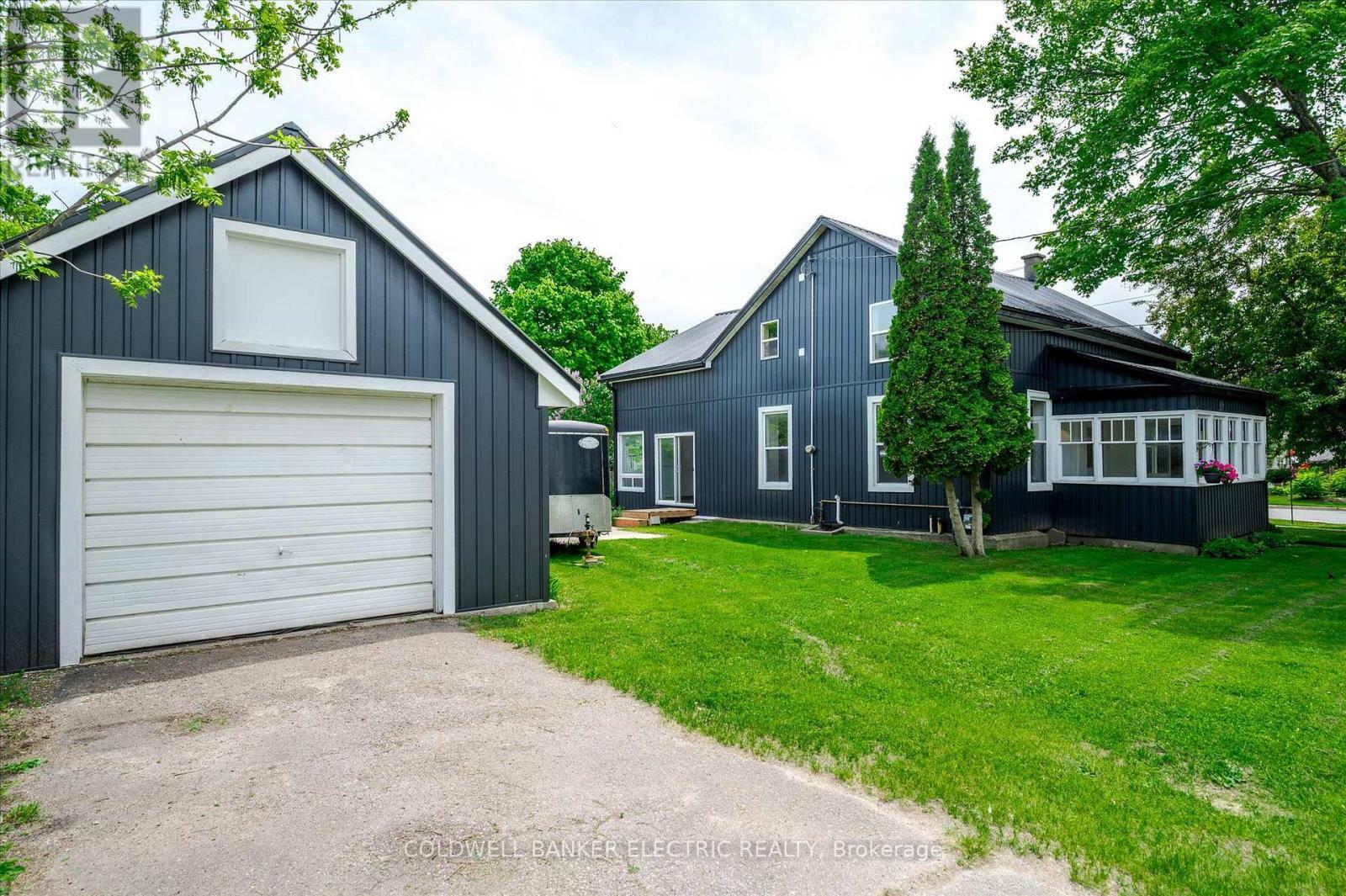 Property Photo: 65 Queen Street ON K0L 2V0