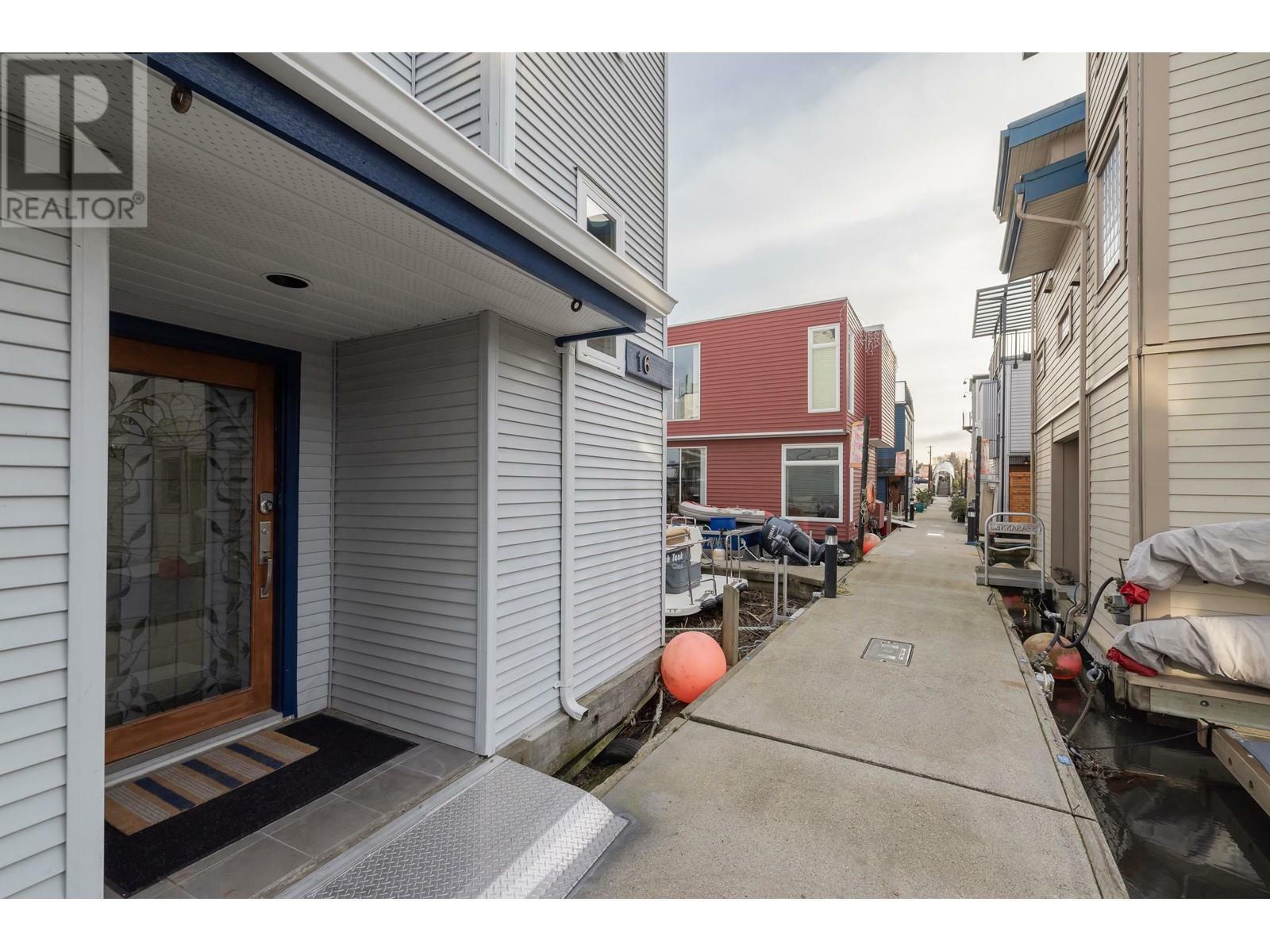 Property Photo: 3473 West River Road 16 BC V4K 5E9