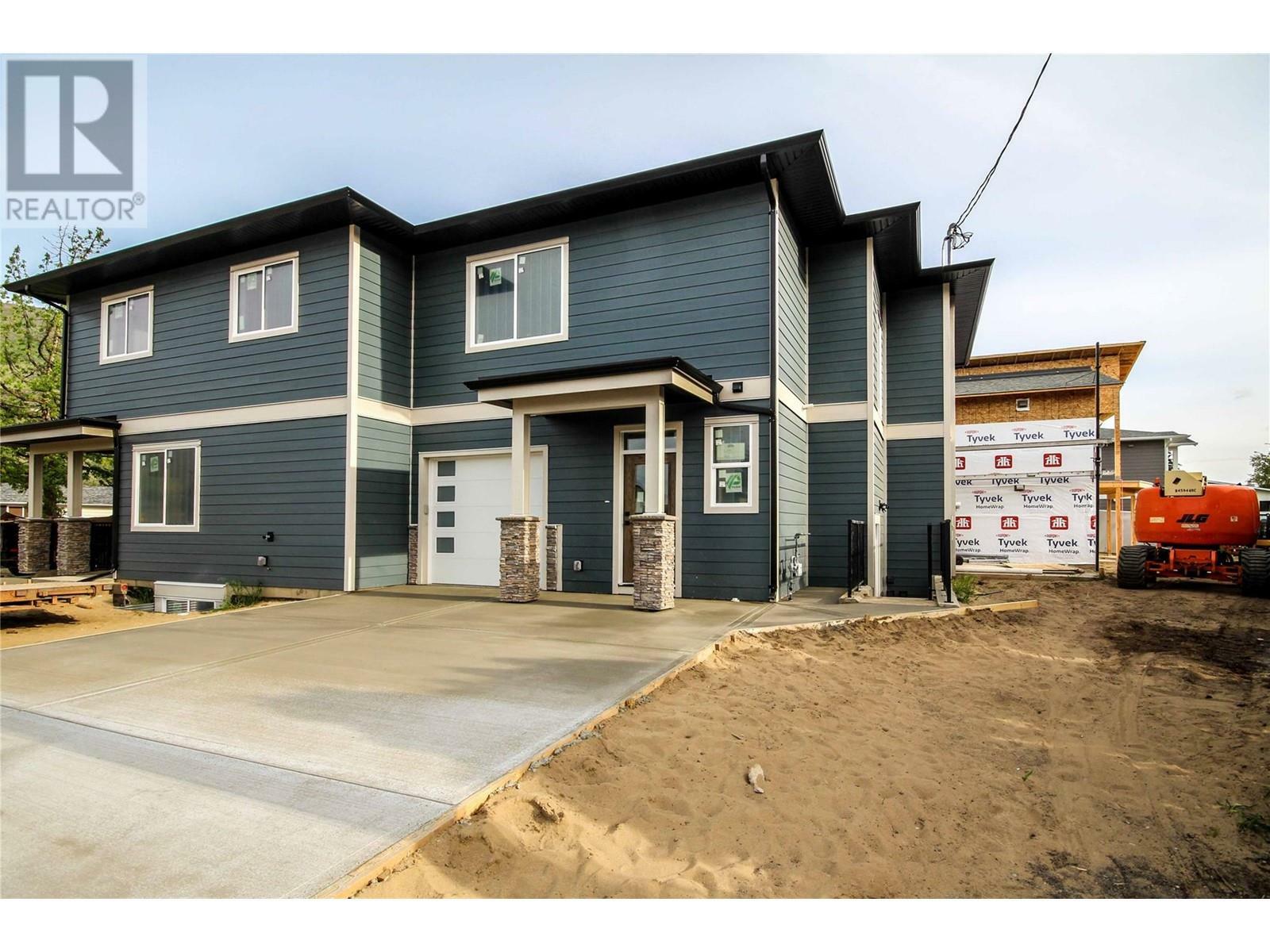 Property Photo: 723 Lyne Road BC V2B 6Z7